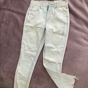 American Eagle mom Jean